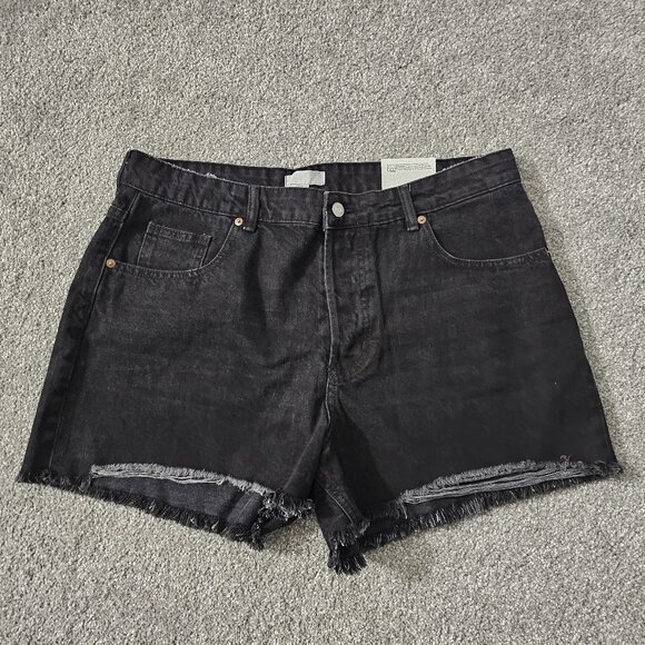 H&M ~ black ~ DENIM SHORTS ~ cotton ~ FRINGED HEM - Picture 1 of 9